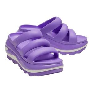 NWT Crocs Mega Crush Triple Strap Croslite Sandals